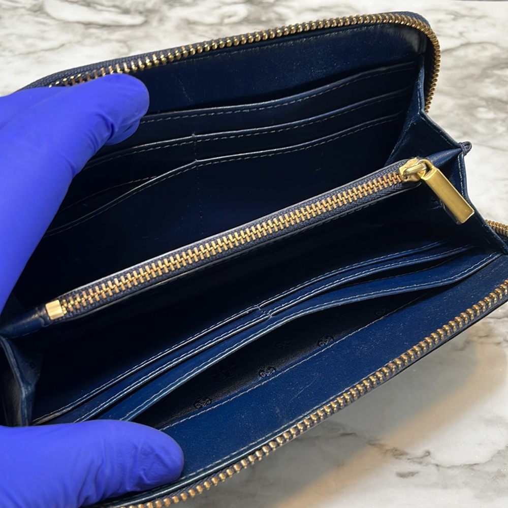 Tory Burch Midnight Blue Patent Leather Zip Continental Wallet Tory Logo GUC - Picture 12 of 13